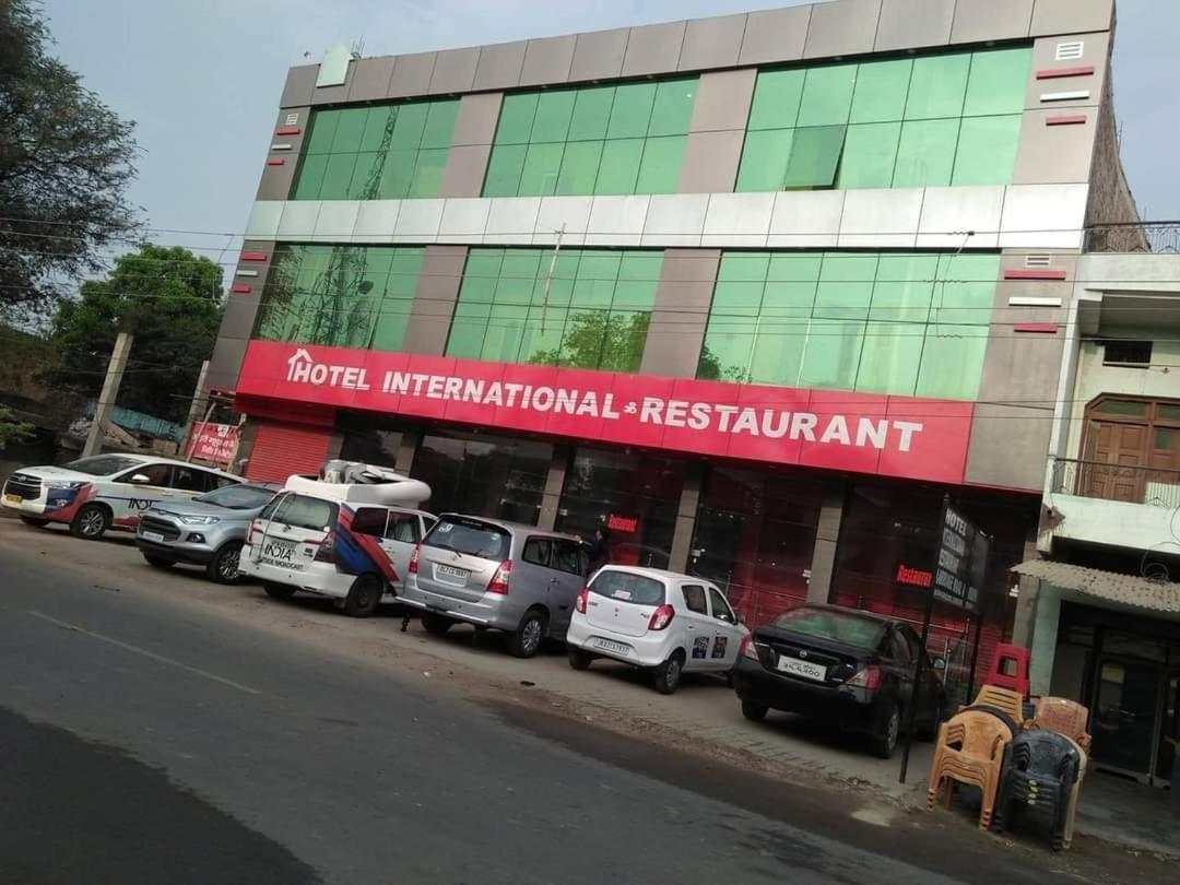 Hotel International&Restaurant Amethi Exterior foto